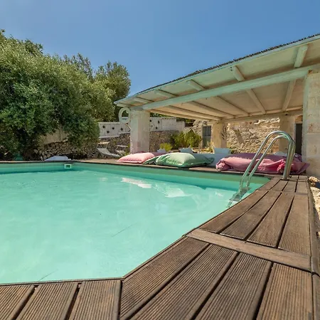 Trullo Bianco Villa *