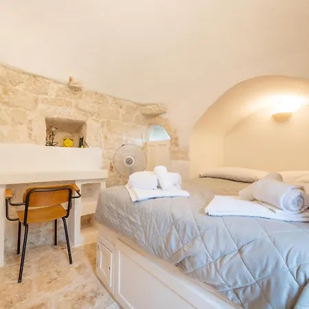 Trullo Bianco Villa