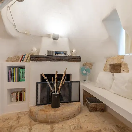 Trullo Bianco Villa