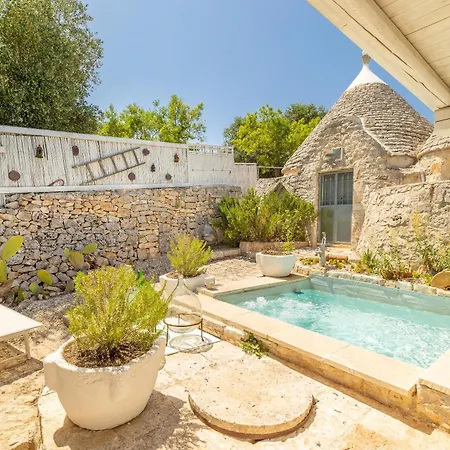 Trullo Bianco Villa *