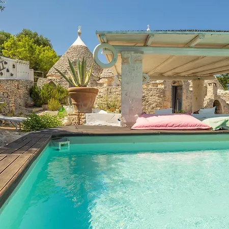 Trullo Bianco Villa