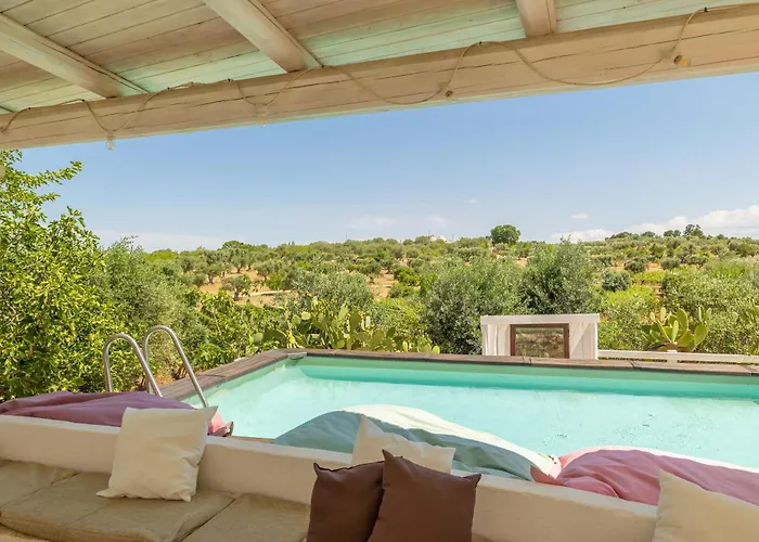 Trullo Bianco Villa *