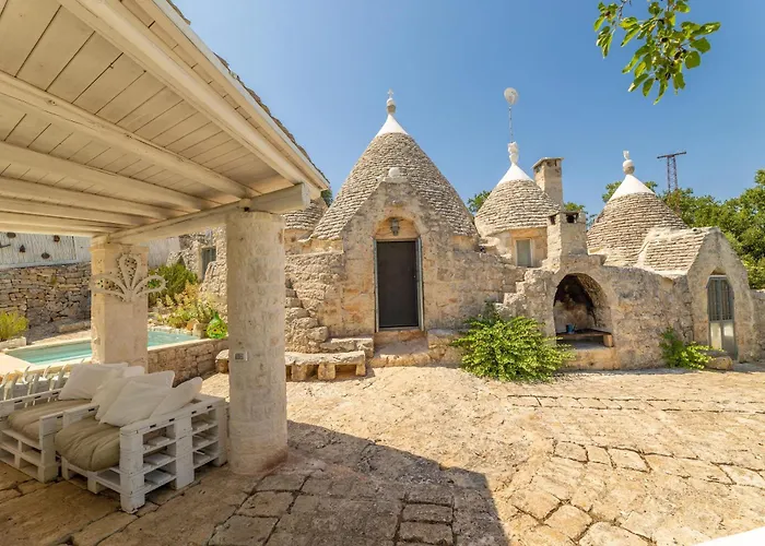 Trullo Bianco Villa *